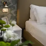 Bed and Breakfast Napoliseason & Breakfast 4*