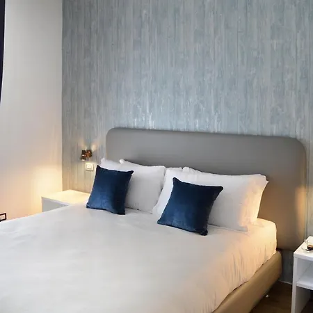 فندق مبيت وإفطار Napoliseason & Breakfast 4*